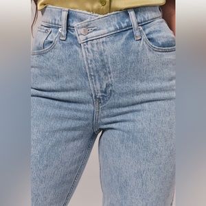 Abercrombie & Fitch The Slim Straight Ultra High Rise Jeans Size 28/6 R
